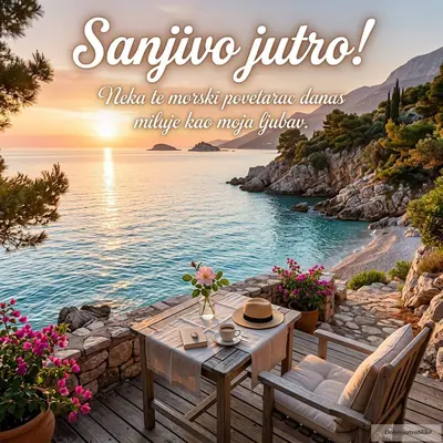 Romantično letnje jutro uz izlazak sunca nad morem